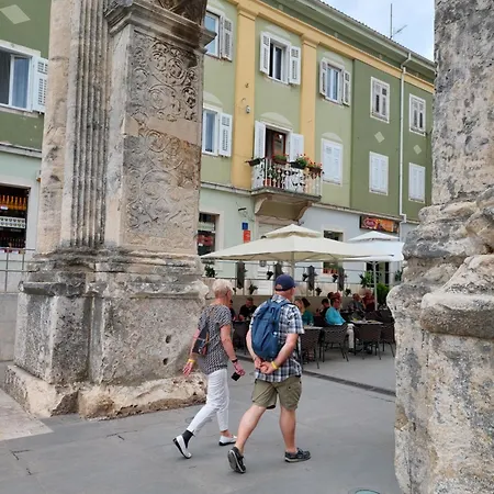 Portaaurea!romantic Balcony With A Wonderful View Pola